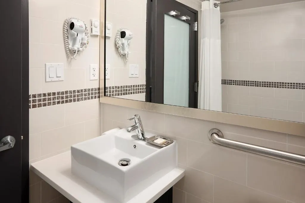 *** Hotel Howard Johnson Soho New York United States